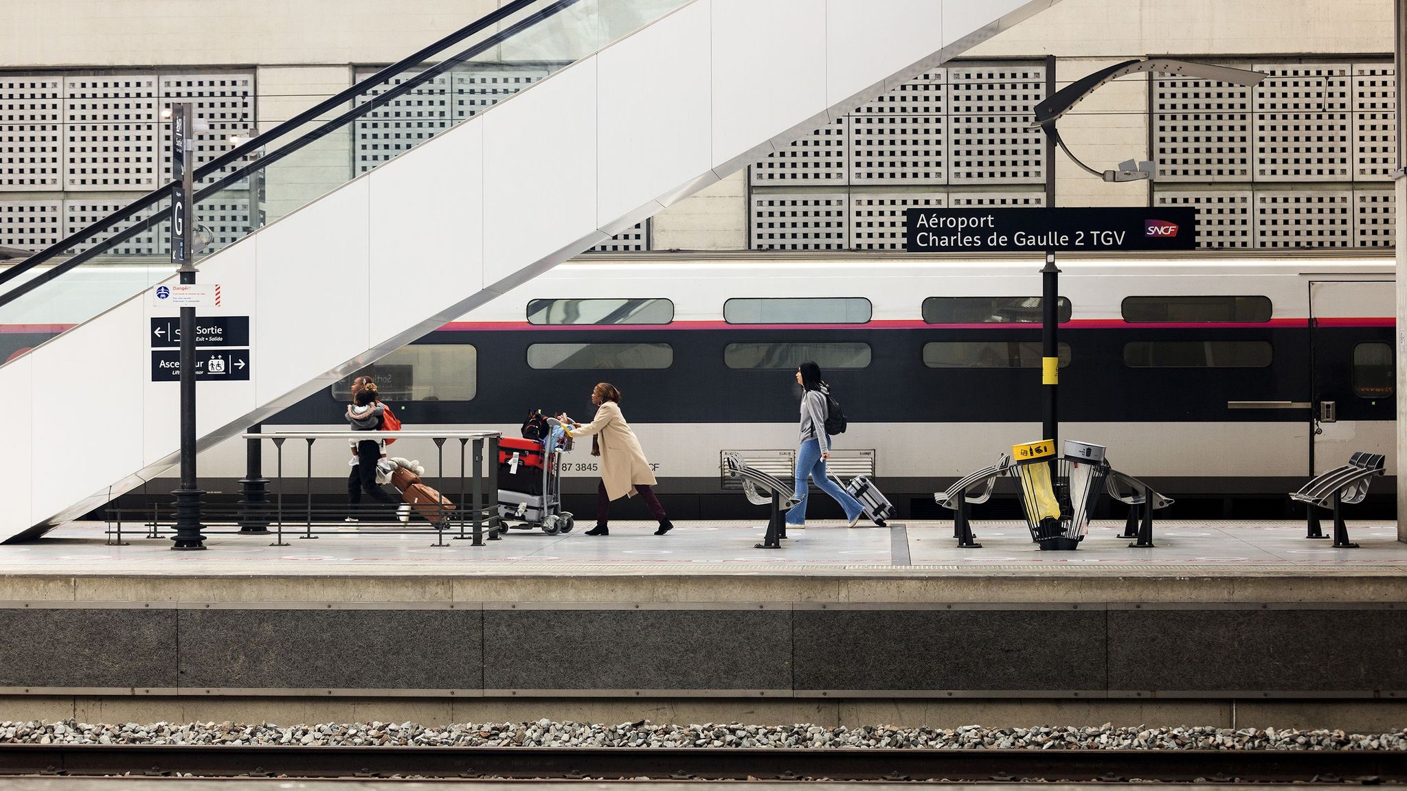 Arrivée à Paris — CDG TGV
